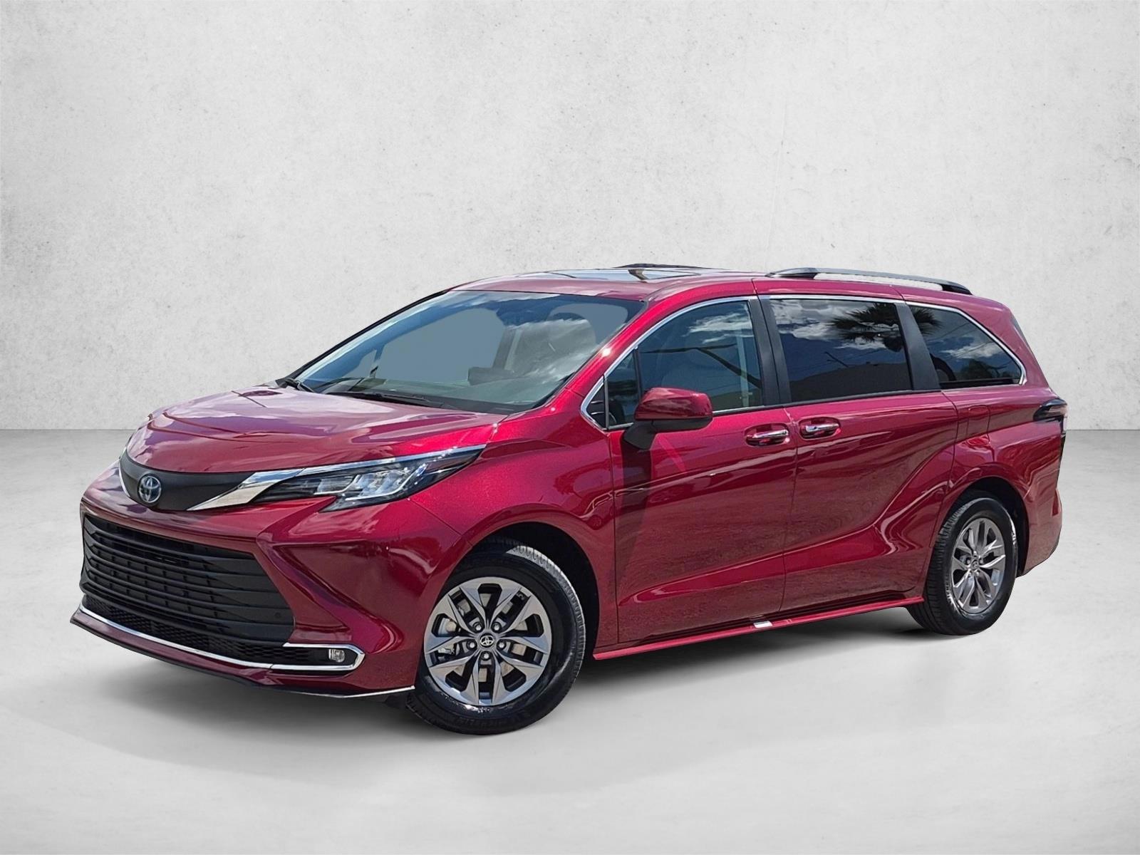 Thumbnail: 2023 Toyota Sienna - 1