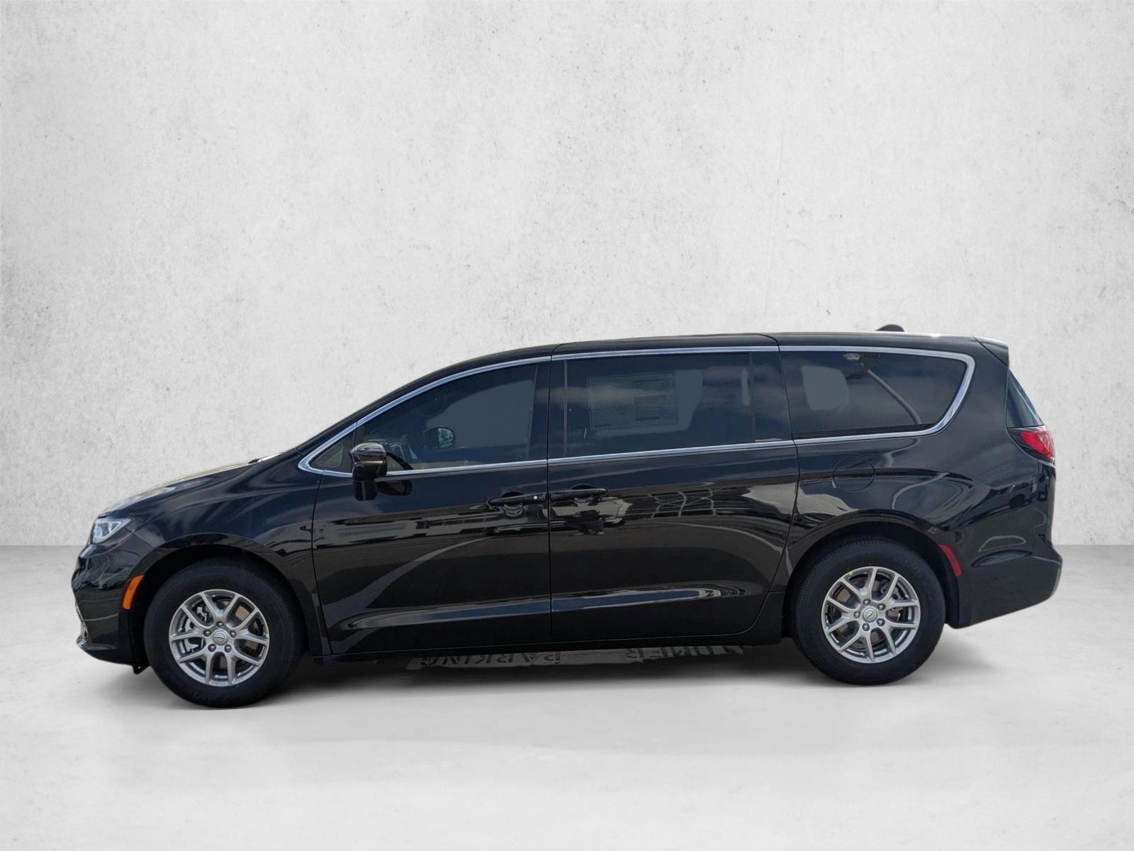 Thumbnail: 2026 Chrysler Pacifica - 2
