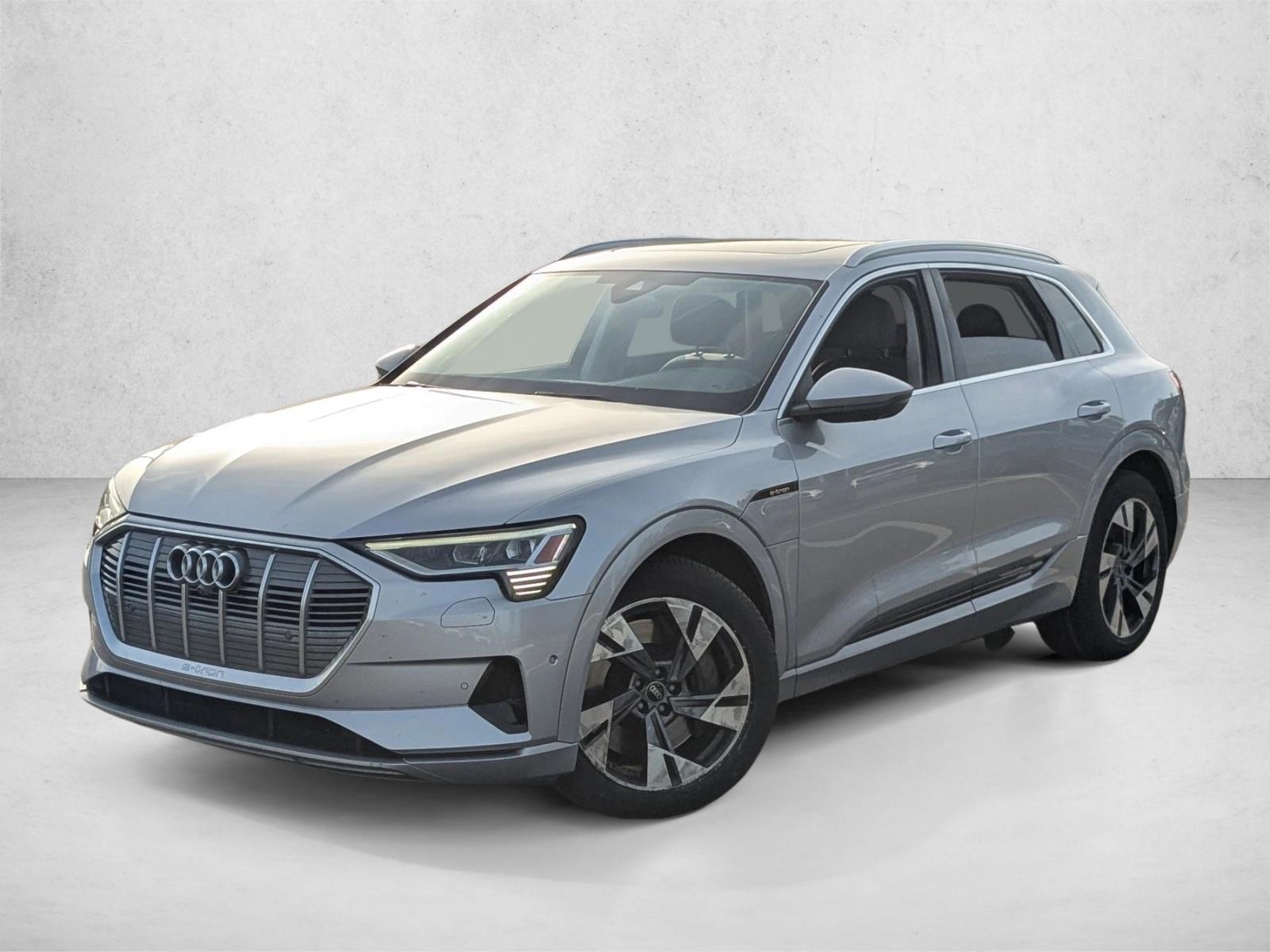 Thumbnail: 2022 Audi e-tron - 1