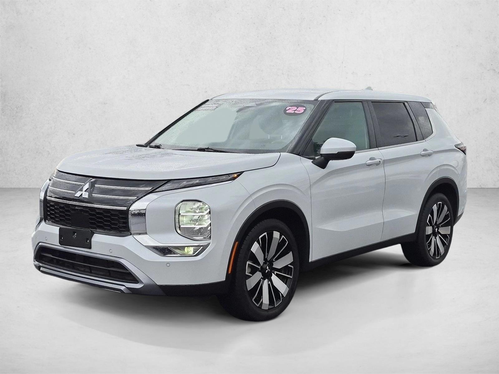 Thumbnail: 2025 Mitsubishi Outlander - 2