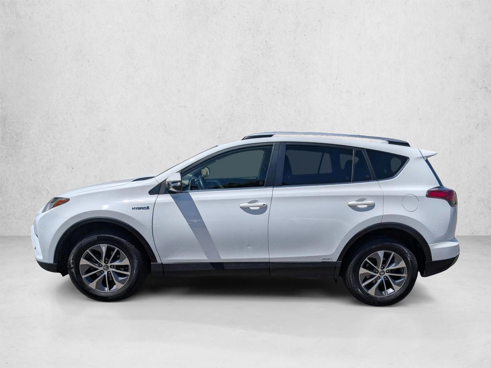 Thumbnail: 2018 Toyota RAV4 - 2
