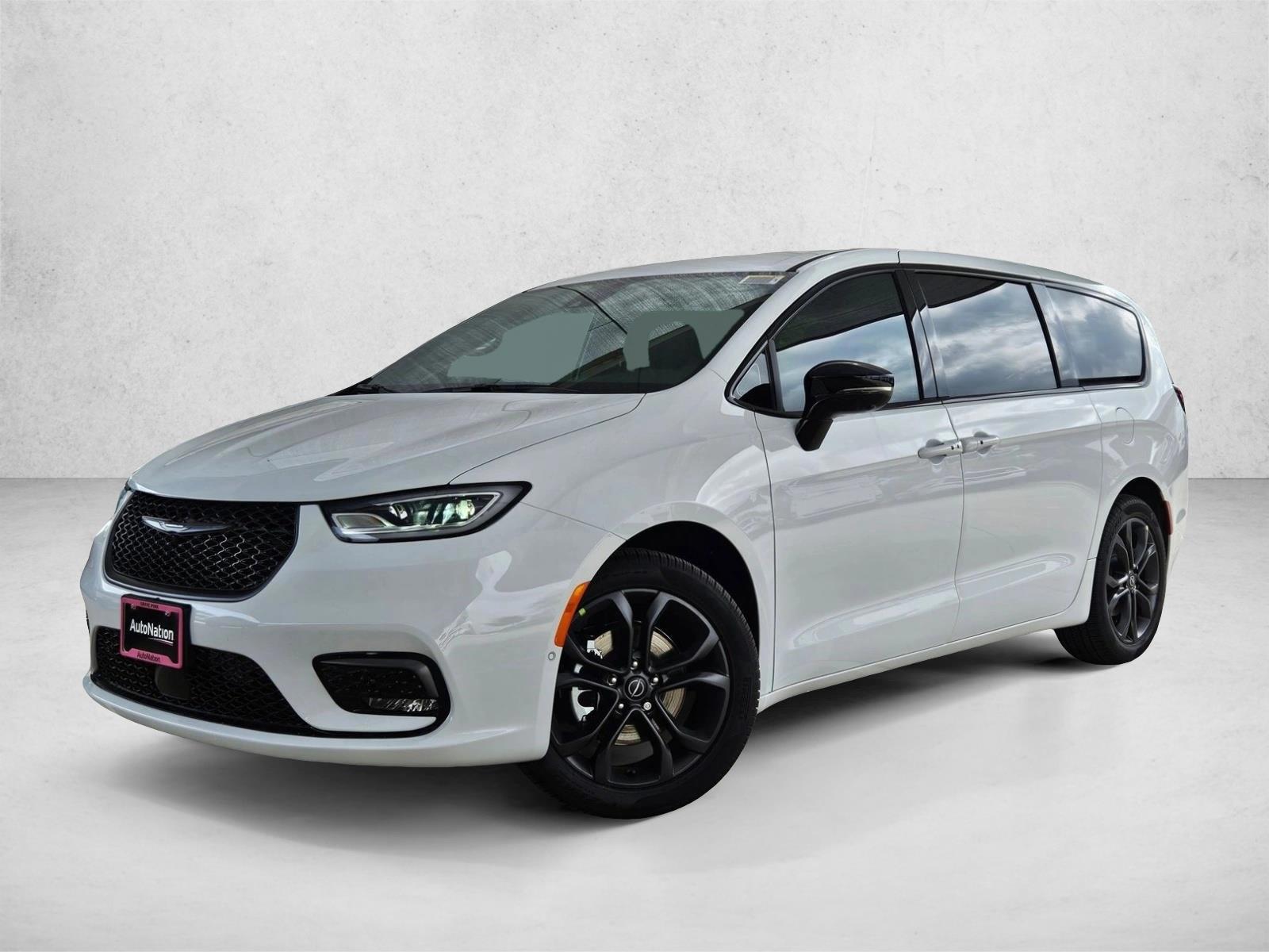 Thumbnail: 2026 Chrysler Pacifica - 1