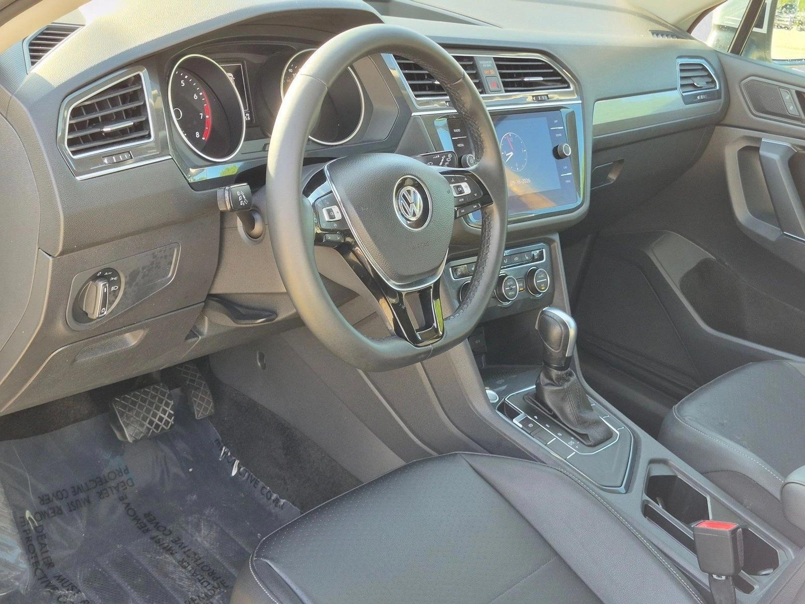 Thumbnail: 2020 Volkswagen Tiguan - 3