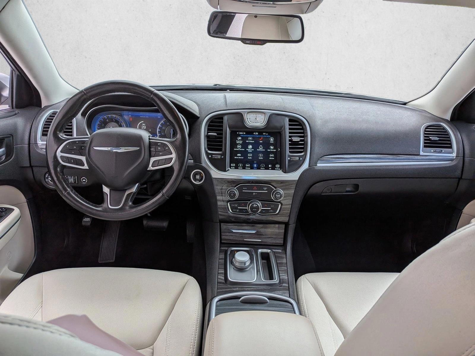 Thumbnail: 2019 Chrysler 300 - 3