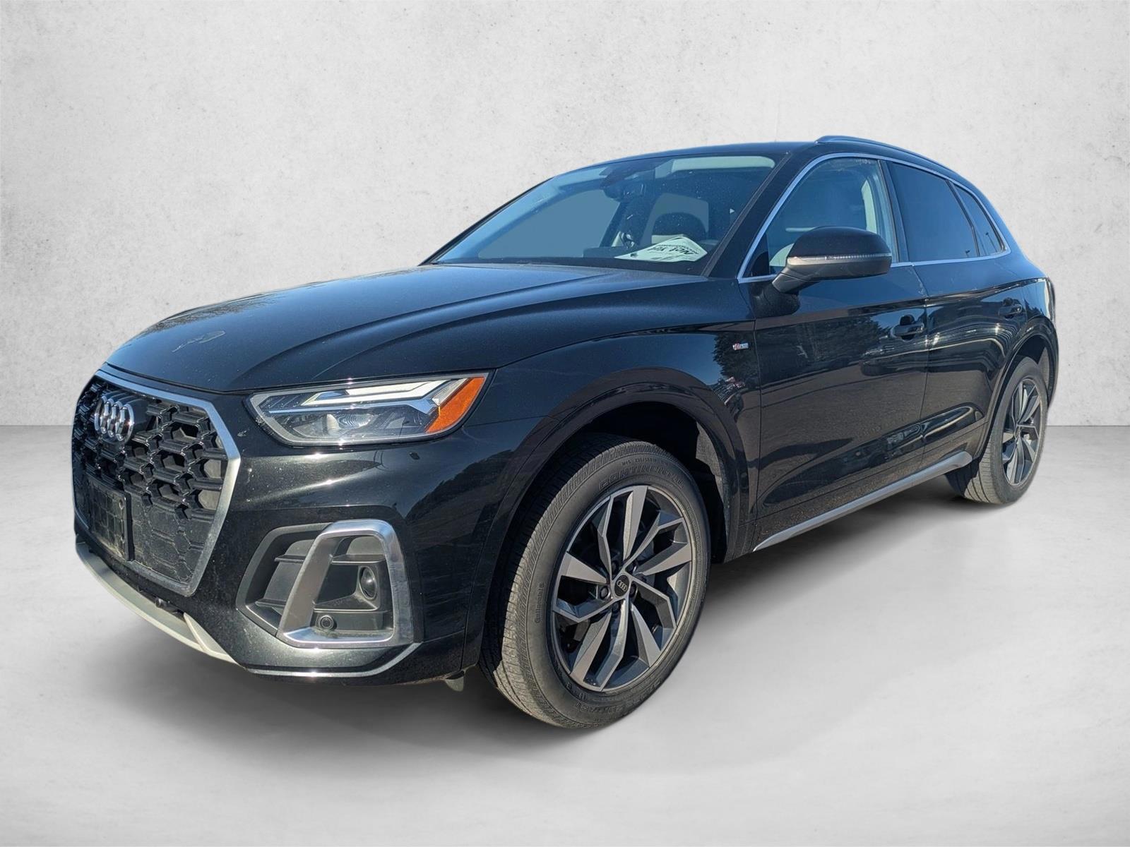 2022 Audi Q5 45 Premium Plus's photo