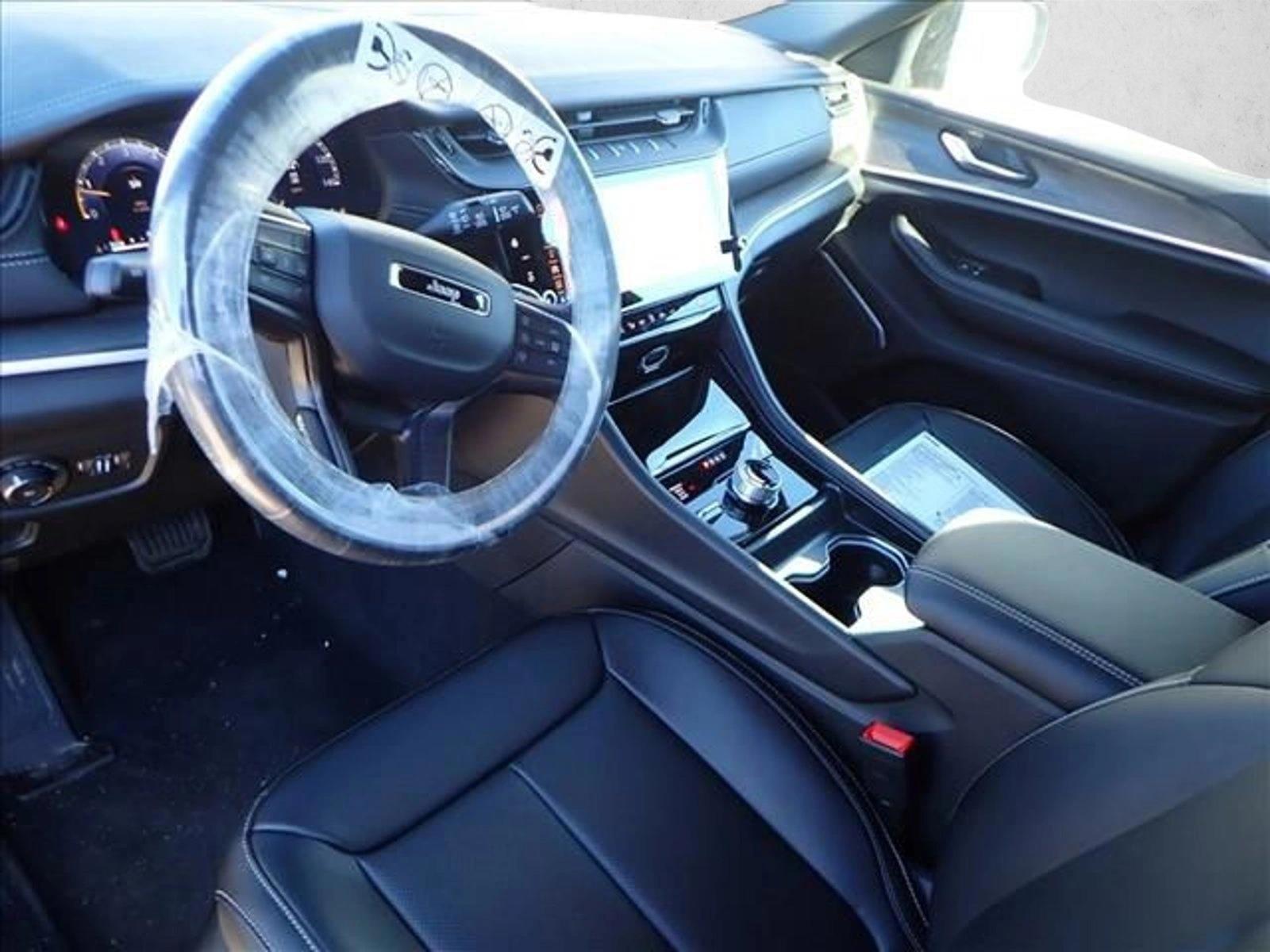 Thumbnail: 2026 Jeep Grand Cherokee - 3