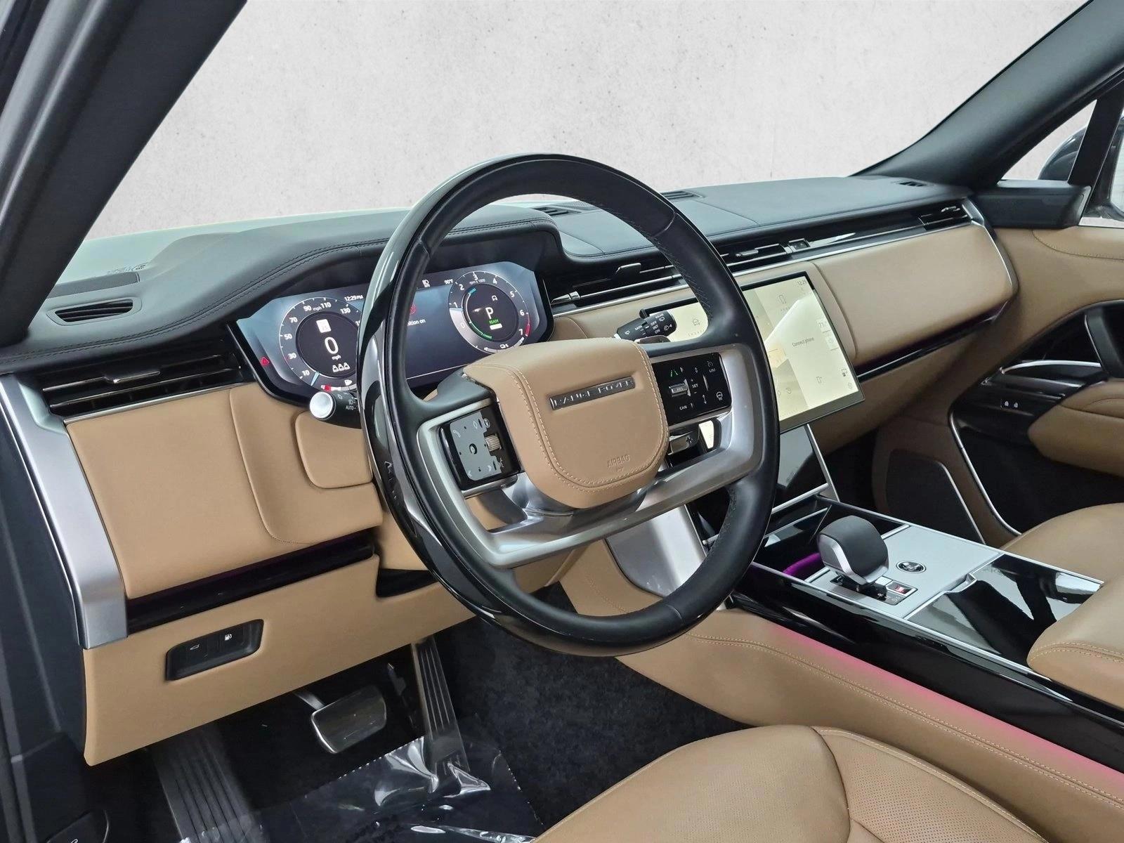Thumbnail: 2025 Land Rover Range Rover - 3
