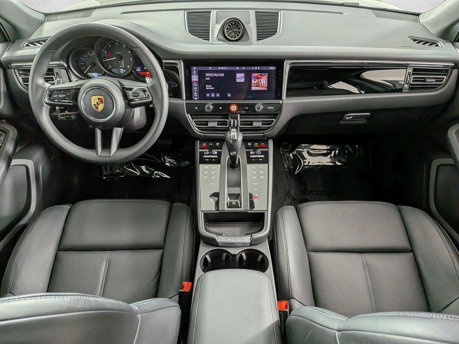Thumbnail: 2025 Porsche Macan - 5