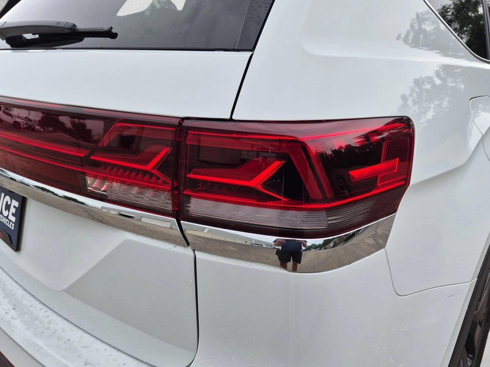 2024 Volkswagen Atlas SE w/Tech - Photo 14