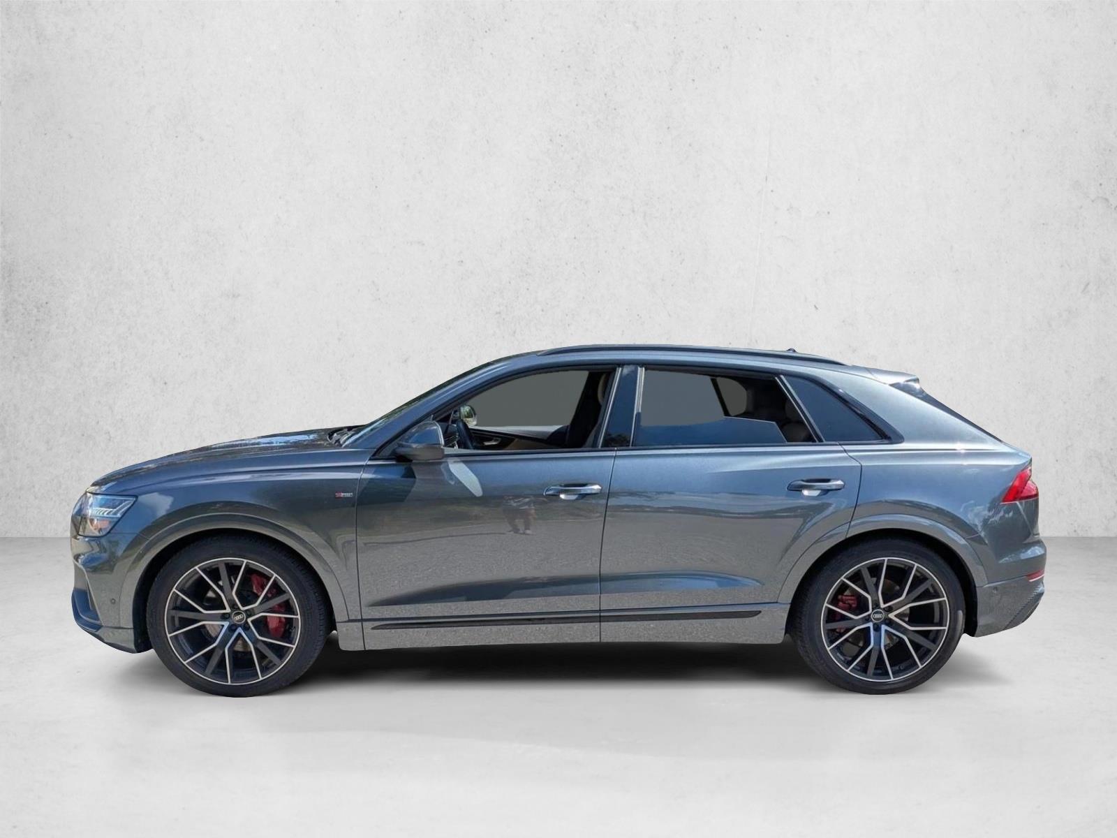 Thumbnail: 2022 Audi Q8 - 2