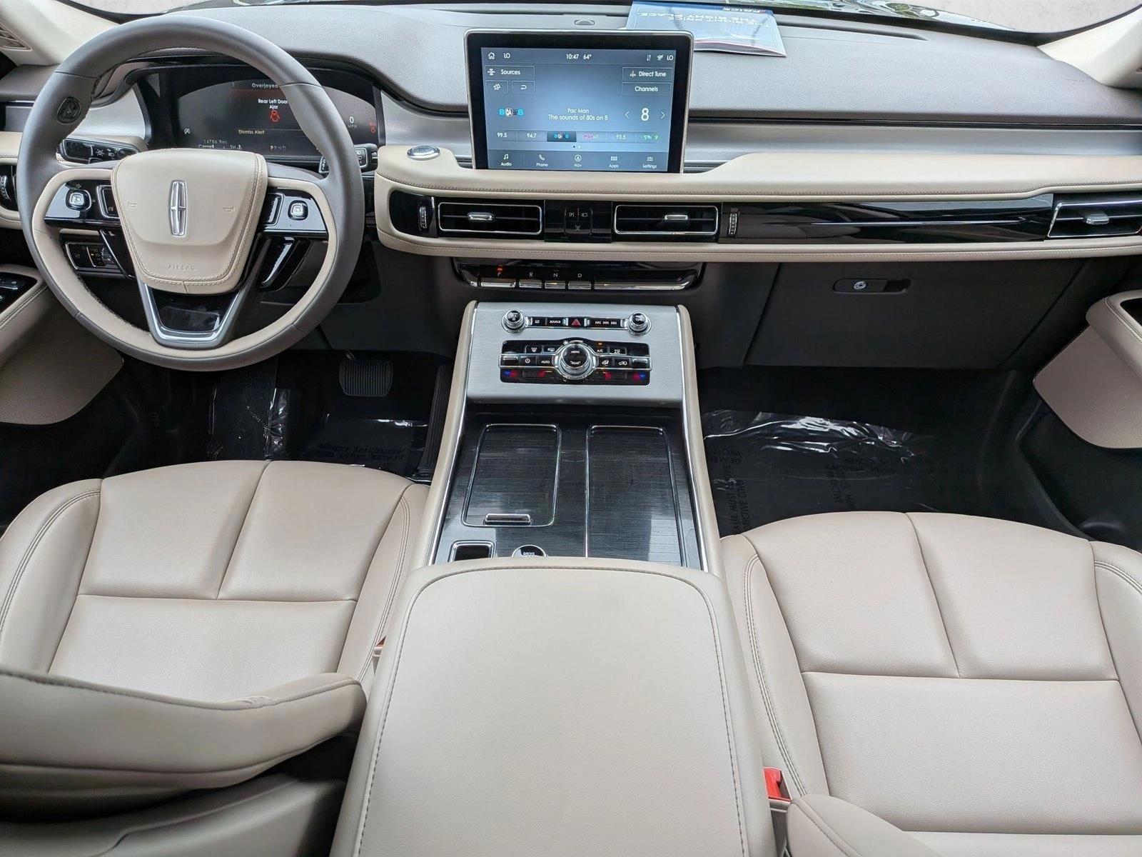 Thumbnail: 2023 Lincoln Aviator - 4