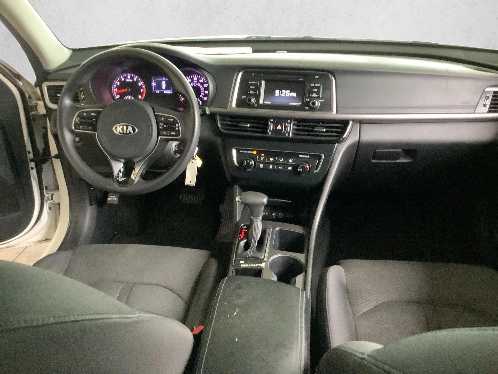 Thumbnail: 2017 Kia Optima - 3