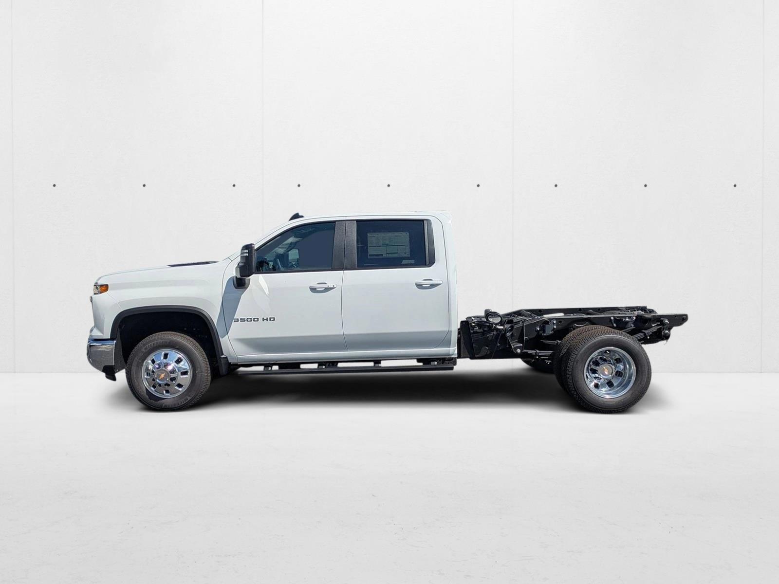 Thumbnail: 2025 Chevrolet Silverado 3500 - 2