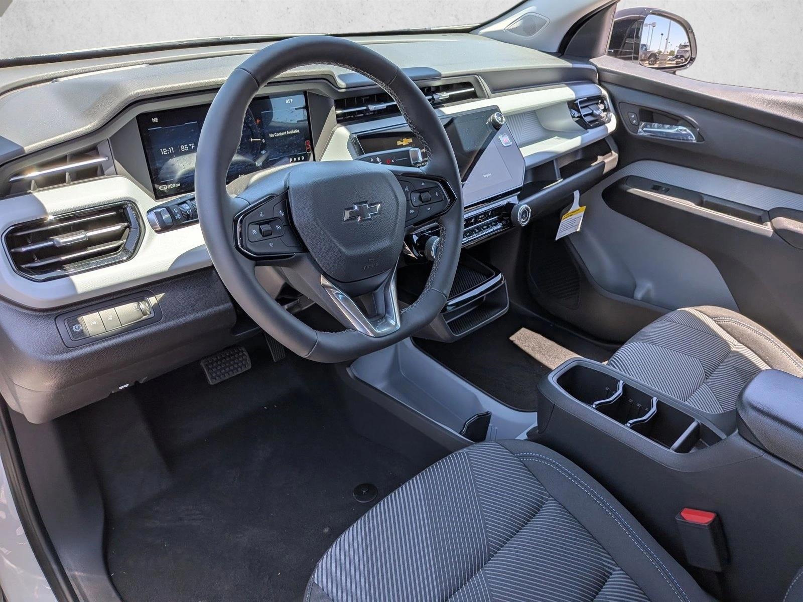 Thumbnail: 2027 Chevrolet Bolt EV - 3
