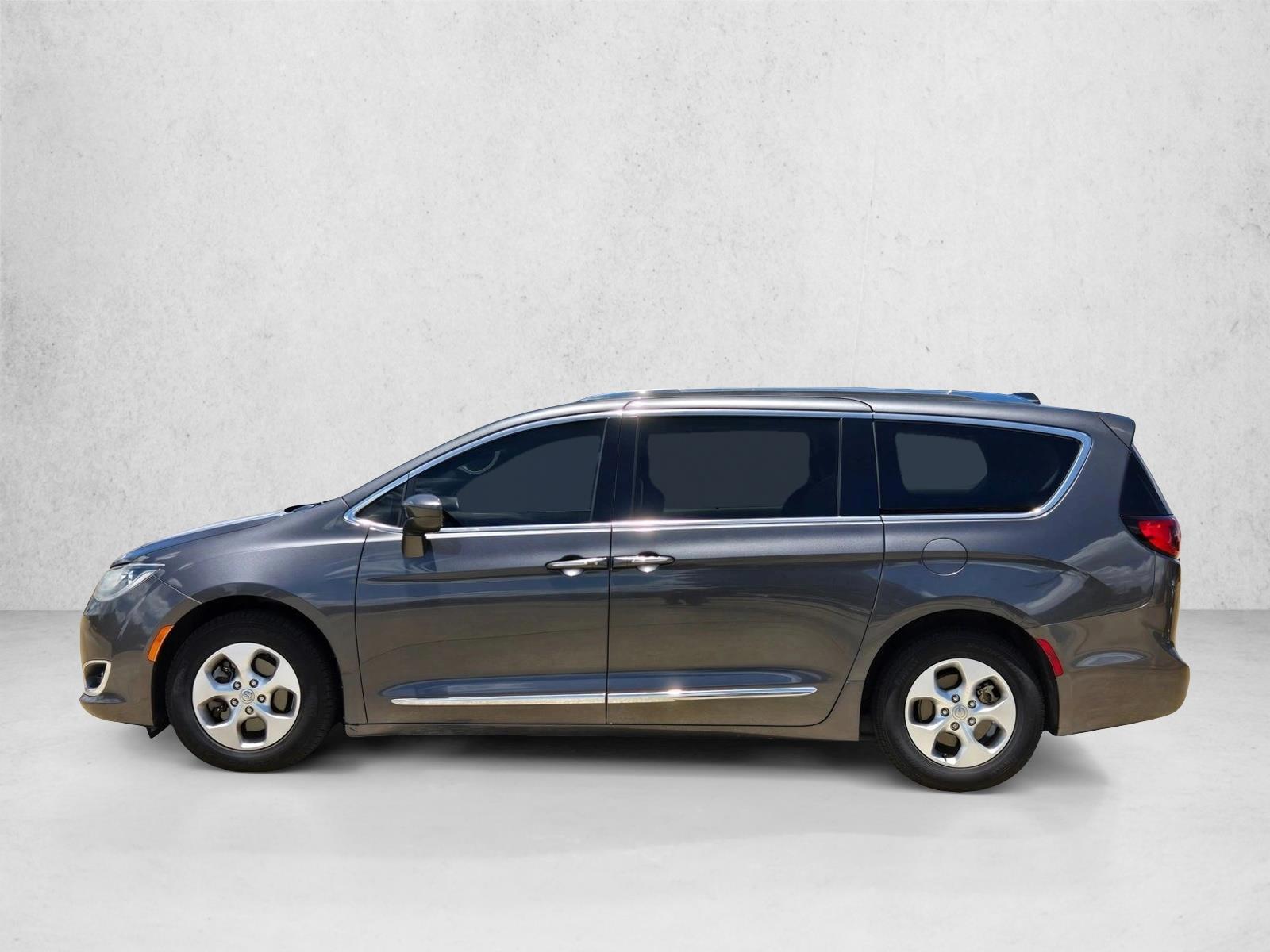 Thumbnail: 2017 Chrysler Pacifica - 2