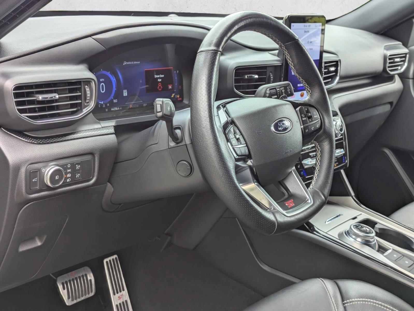 Thumbnail: 2022 Ford Explorer - 3