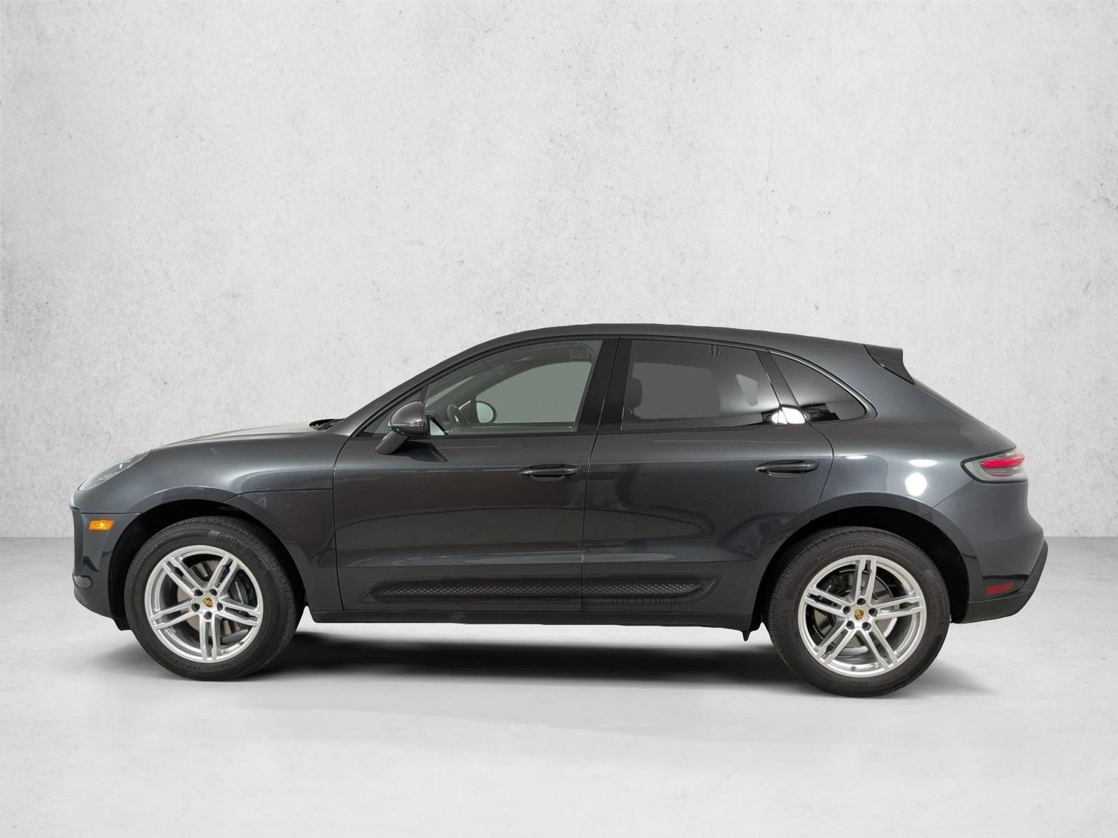 Thumbnail: 2023 Porsche Macan - 3