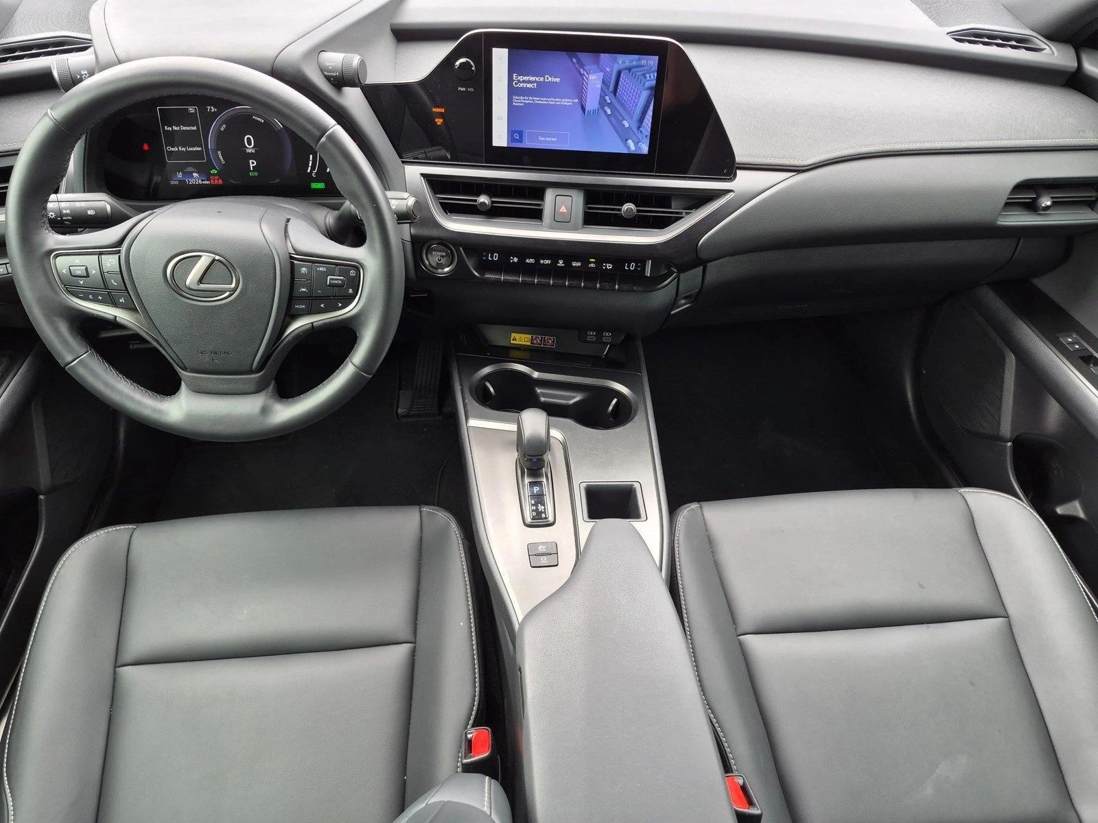 Thumbnail: 2025 Lexus UX - 3
