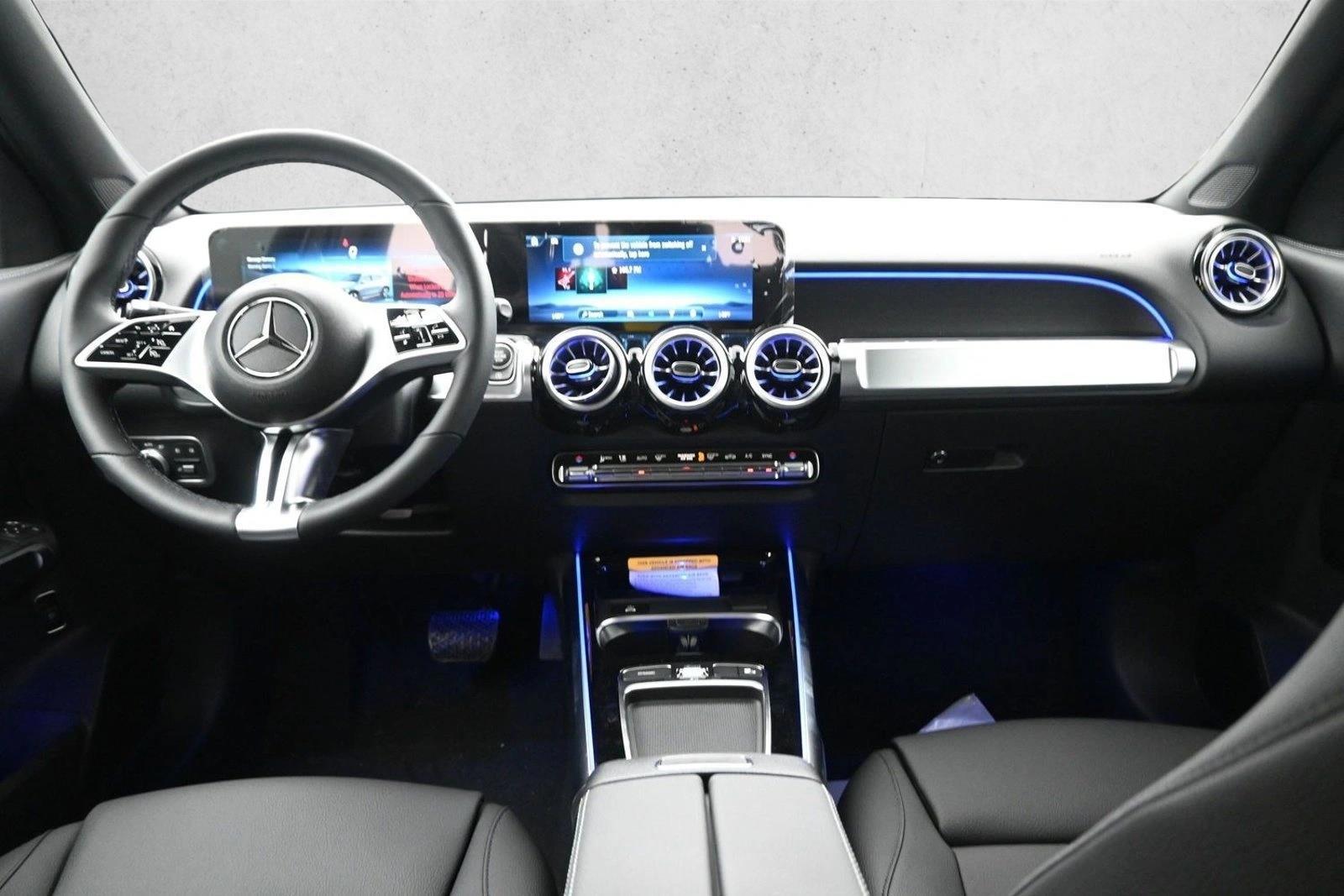 Thumbnail: 2026 Mercedes-Benz GLB - 3