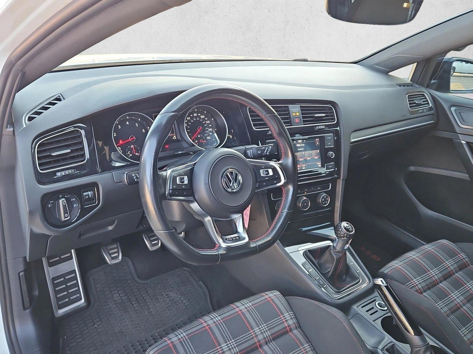 Thumbnail: 2021 Volkswagen Golf - 4