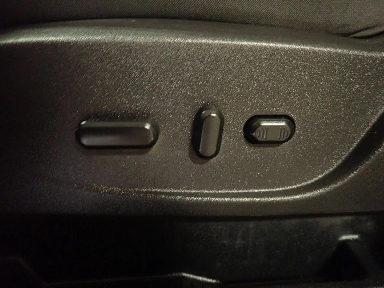 Thumbnail: 2016 Ford Escape - 3