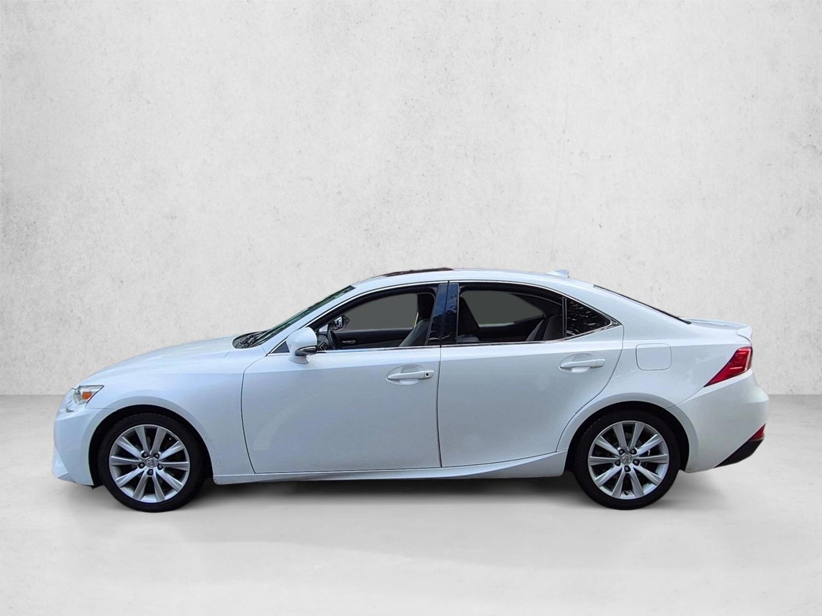 Thumbnail: 2015 Lexus IS - 2