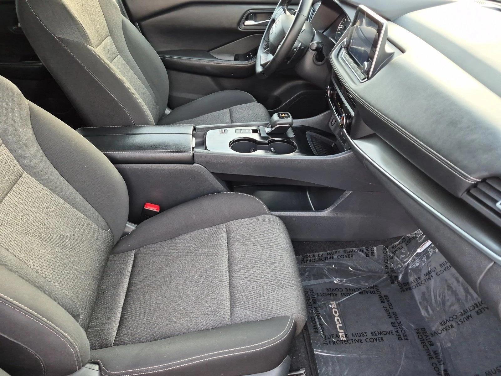 2025 Nissan Rogue SV - Photo 20
