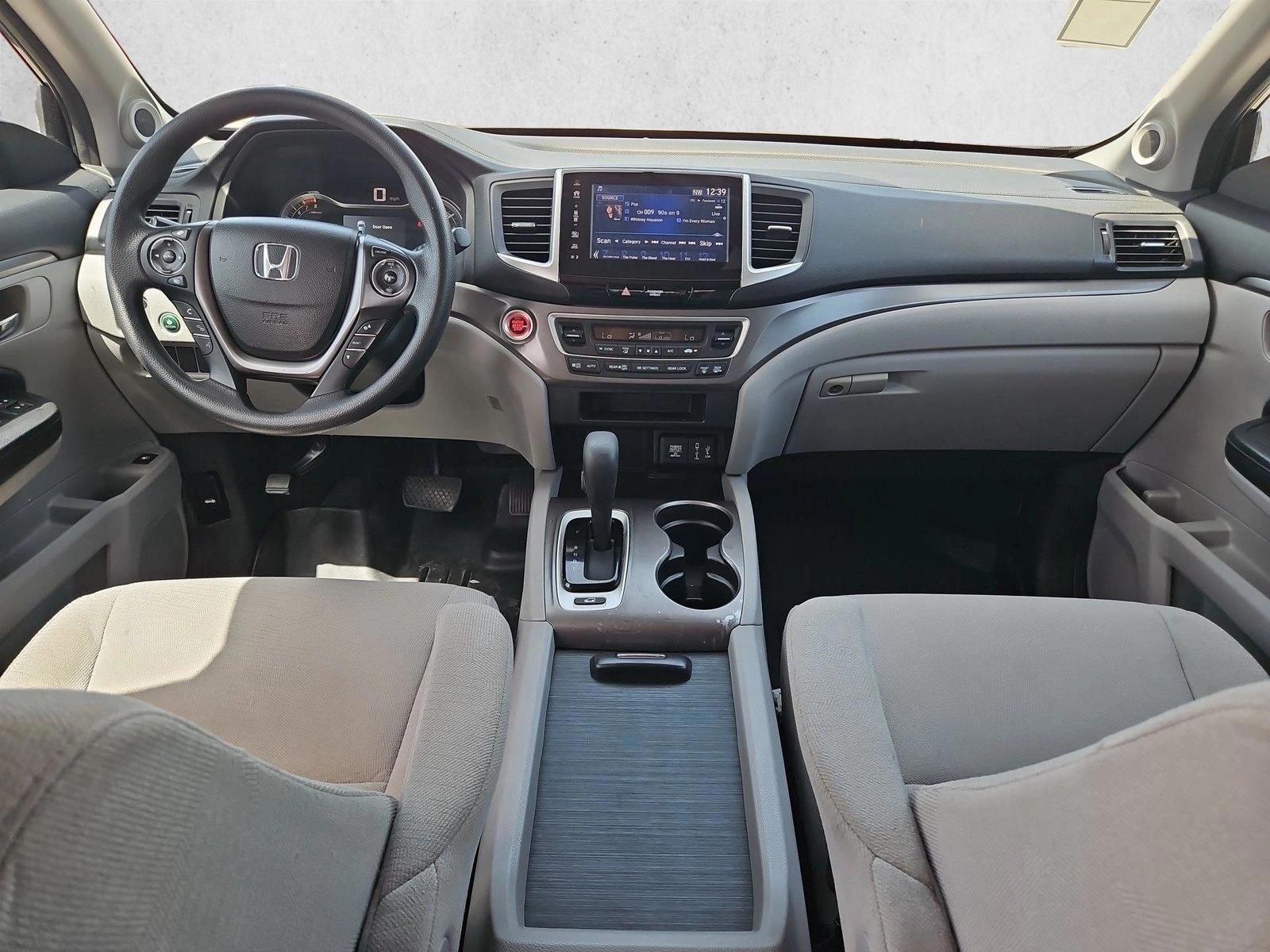 Thumbnail: 2017 Honda Pilot - 3