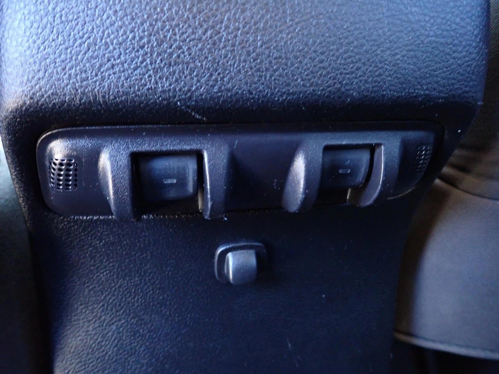Thumbnail: 2015 Jeep Wrangler - 3