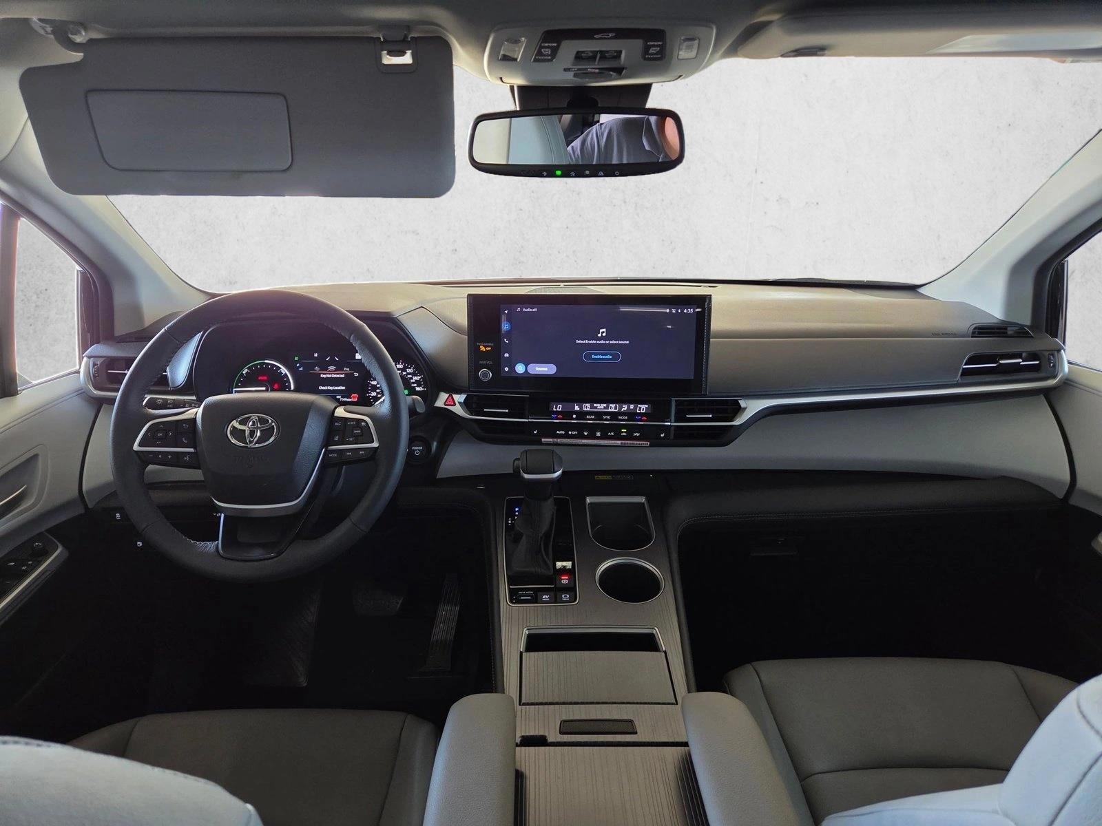 Thumbnail: 2026 Toyota Sienna - 4