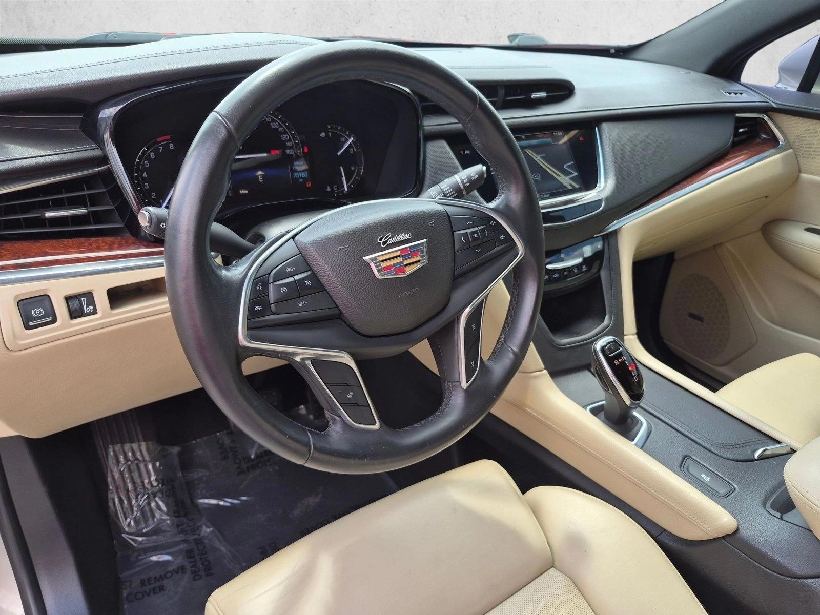 Thumbnail: 2017 Cadillac XT5 - 3
