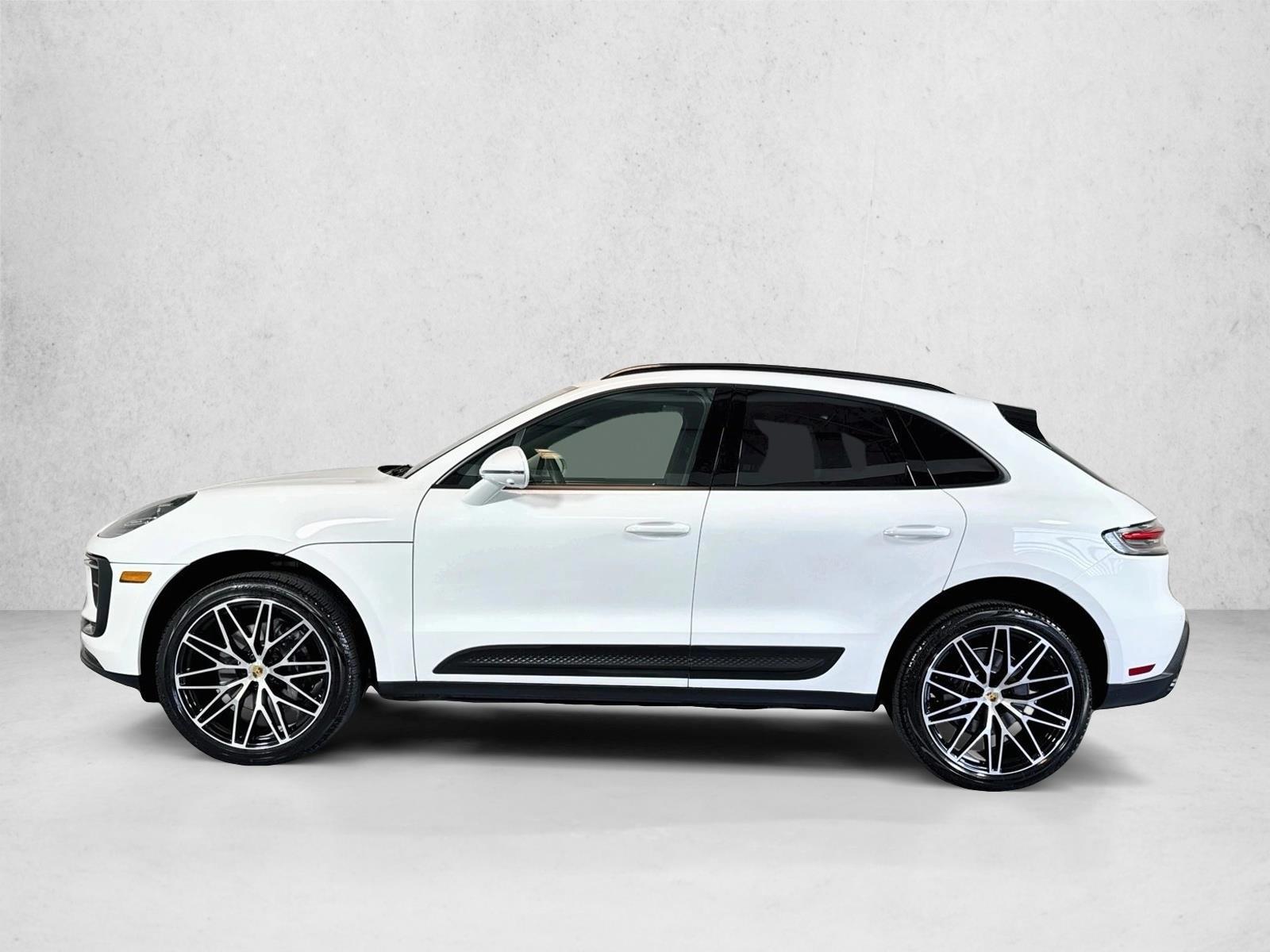 Thumbnail: 2026 Porsche Macan - 3