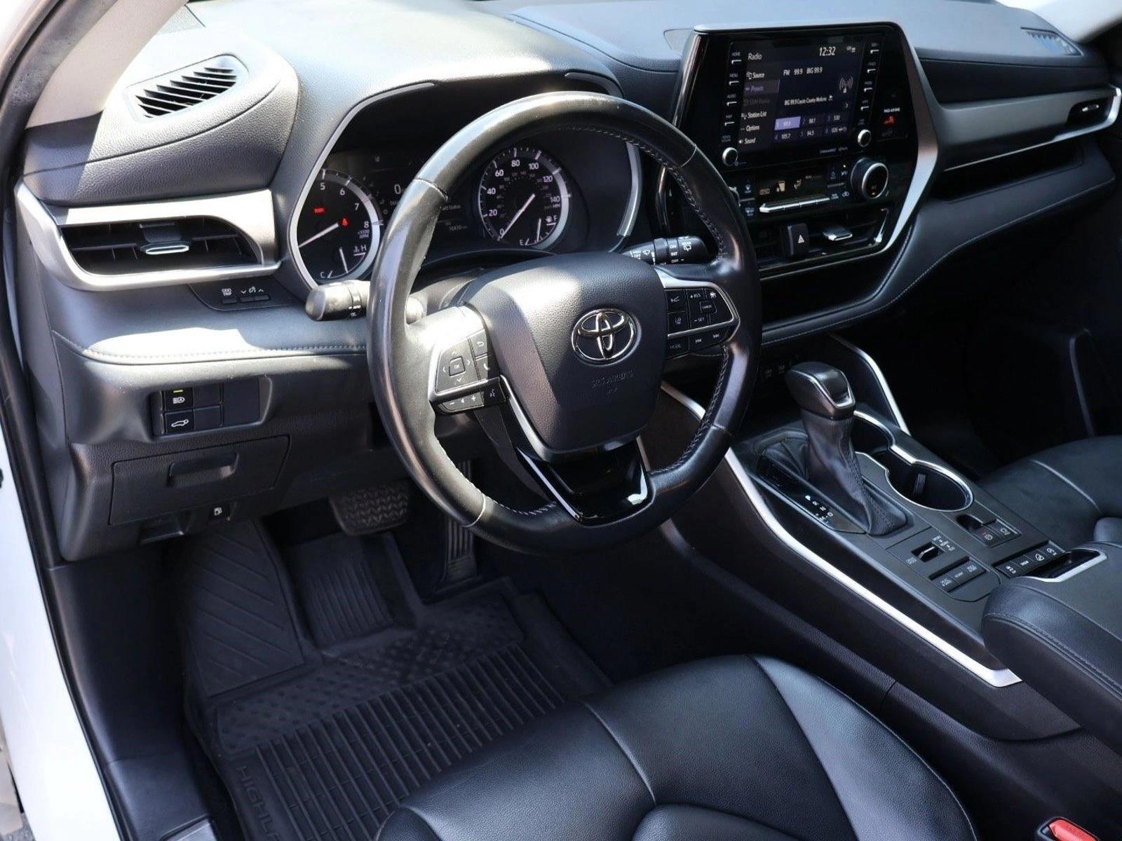 Thumbnail: 2021 Toyota Highlander - 3