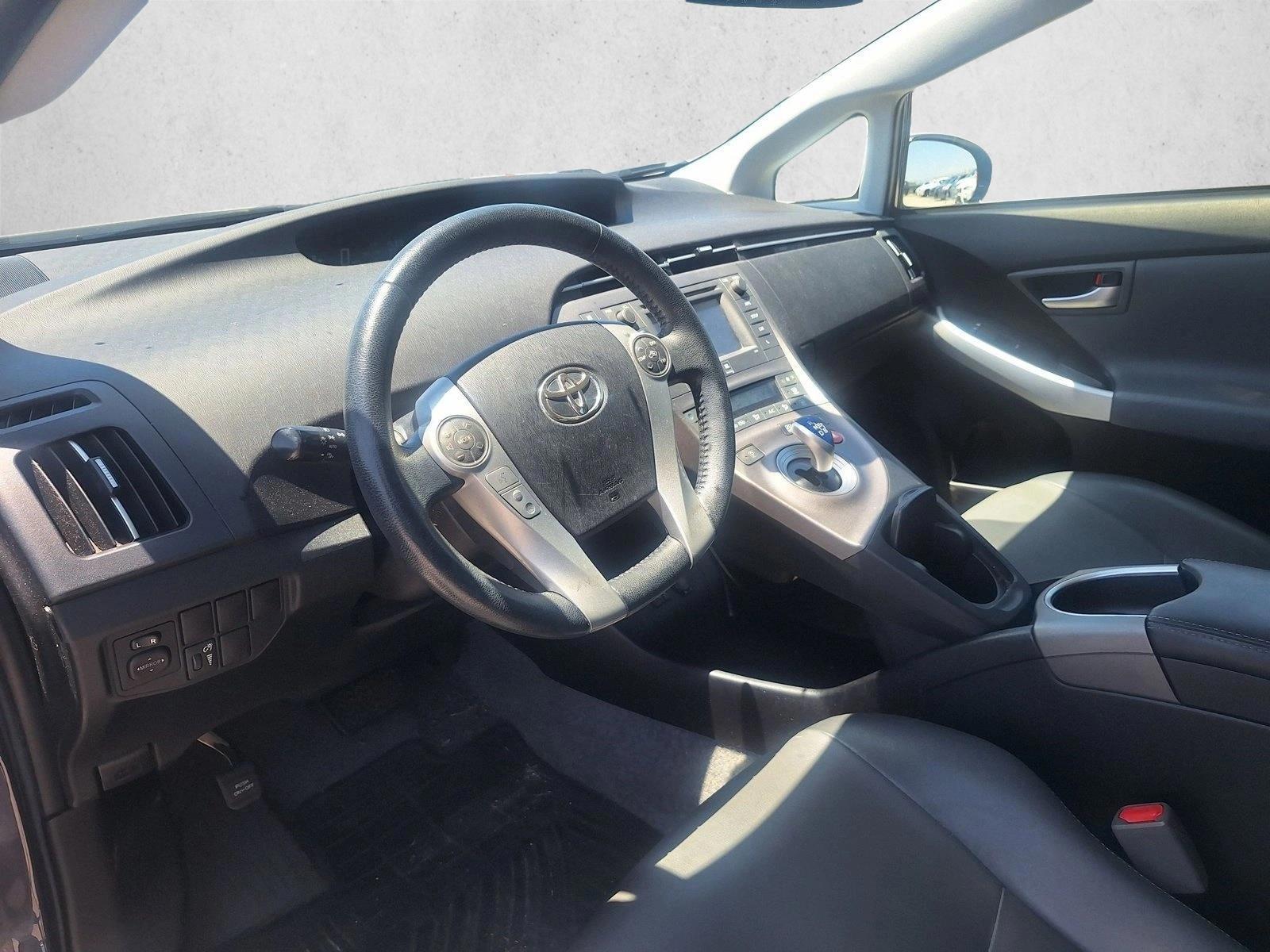 Thumbnail: 2014 Toyota Prius - 3