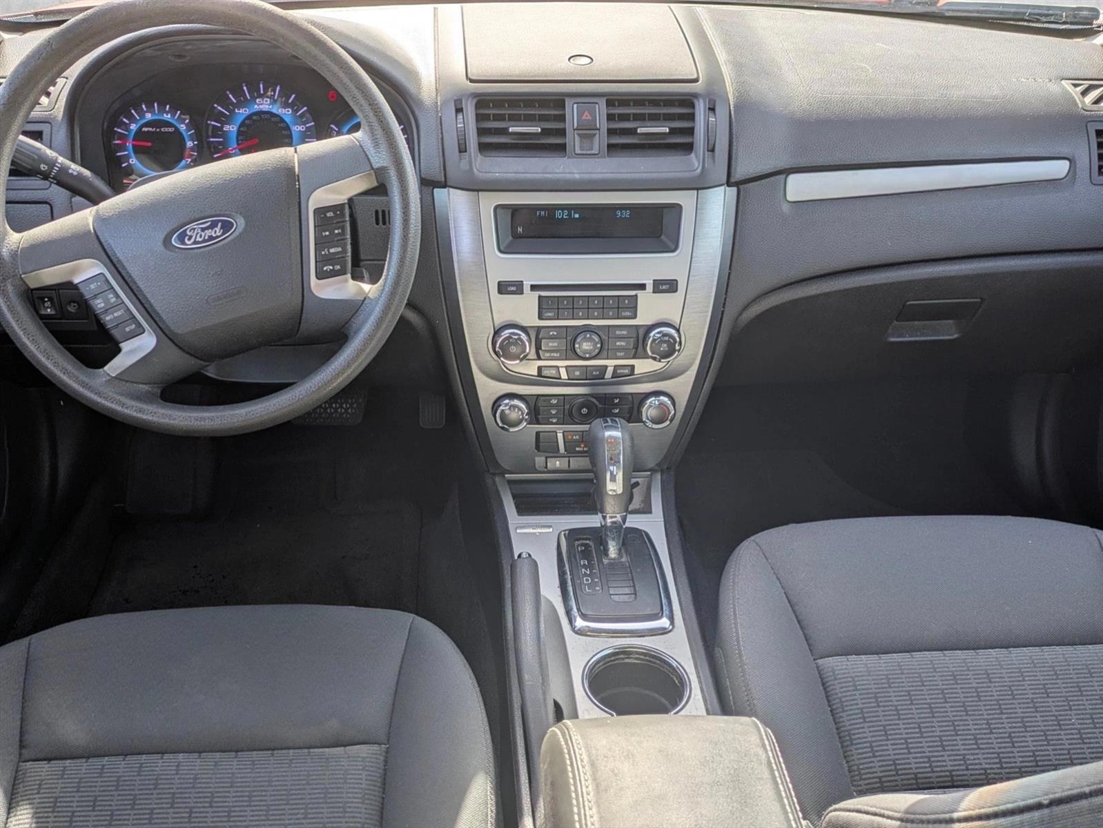 Thumbnail: 2010 Ford Fusion - 3