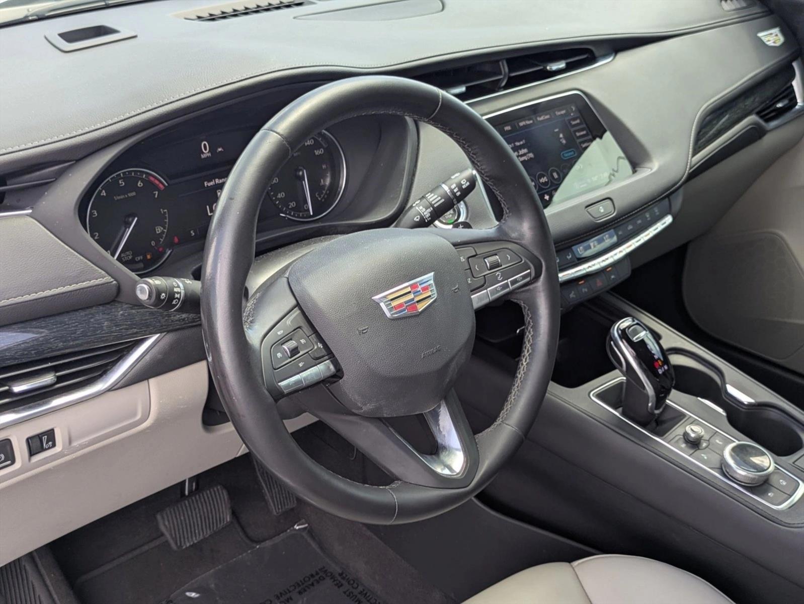 Thumbnail: 2022 Cadillac XT4 - 3