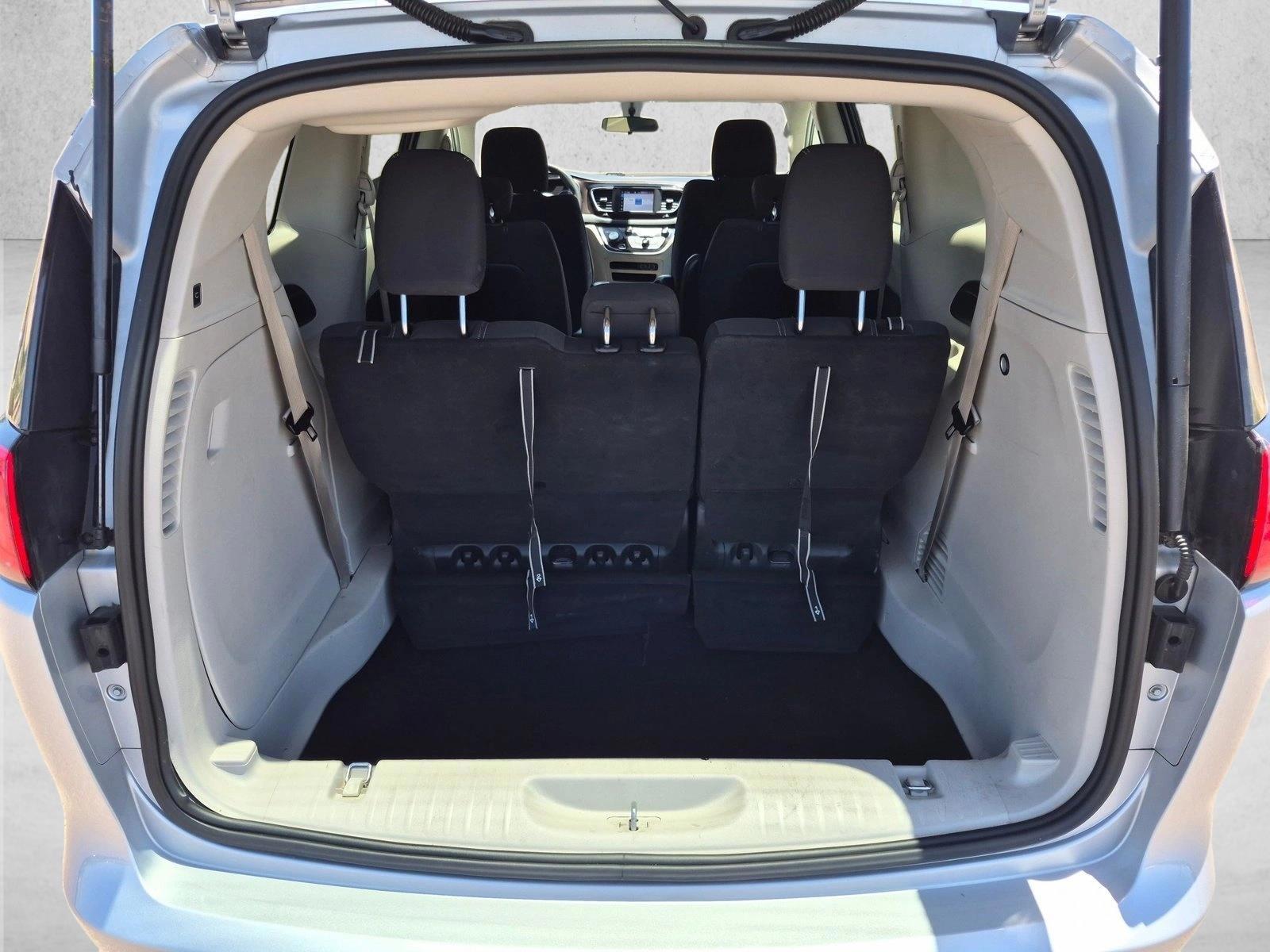 2022 Chrysler Voyager