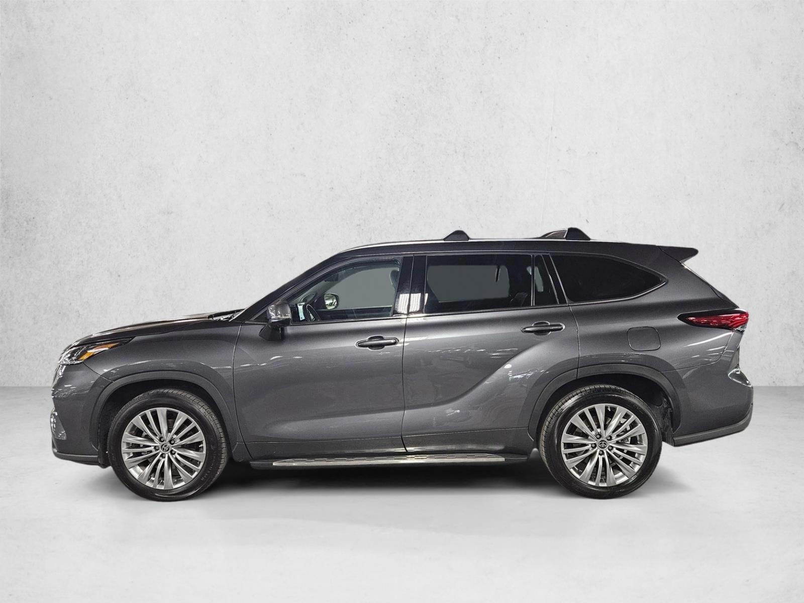 Thumbnail: 2023 Toyota Highlander - 2