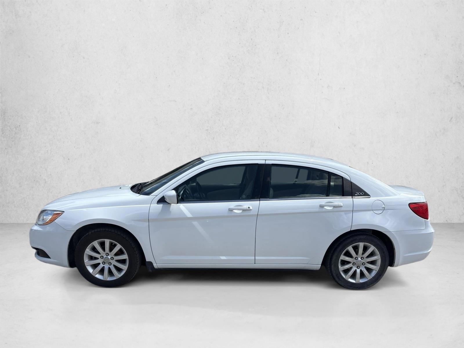 Thumbnail: 2014 Chrysler 200 - 2