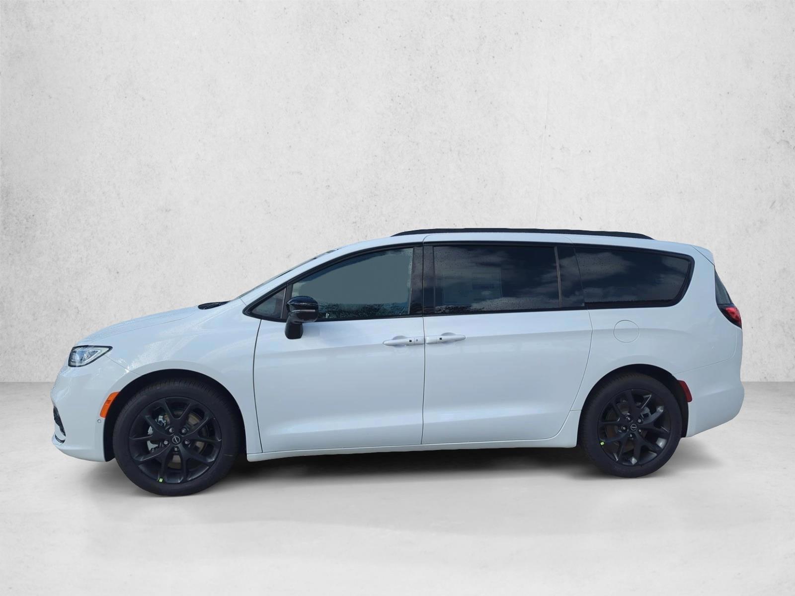 Thumbnail: 2026 Chrysler Pacifica - 2