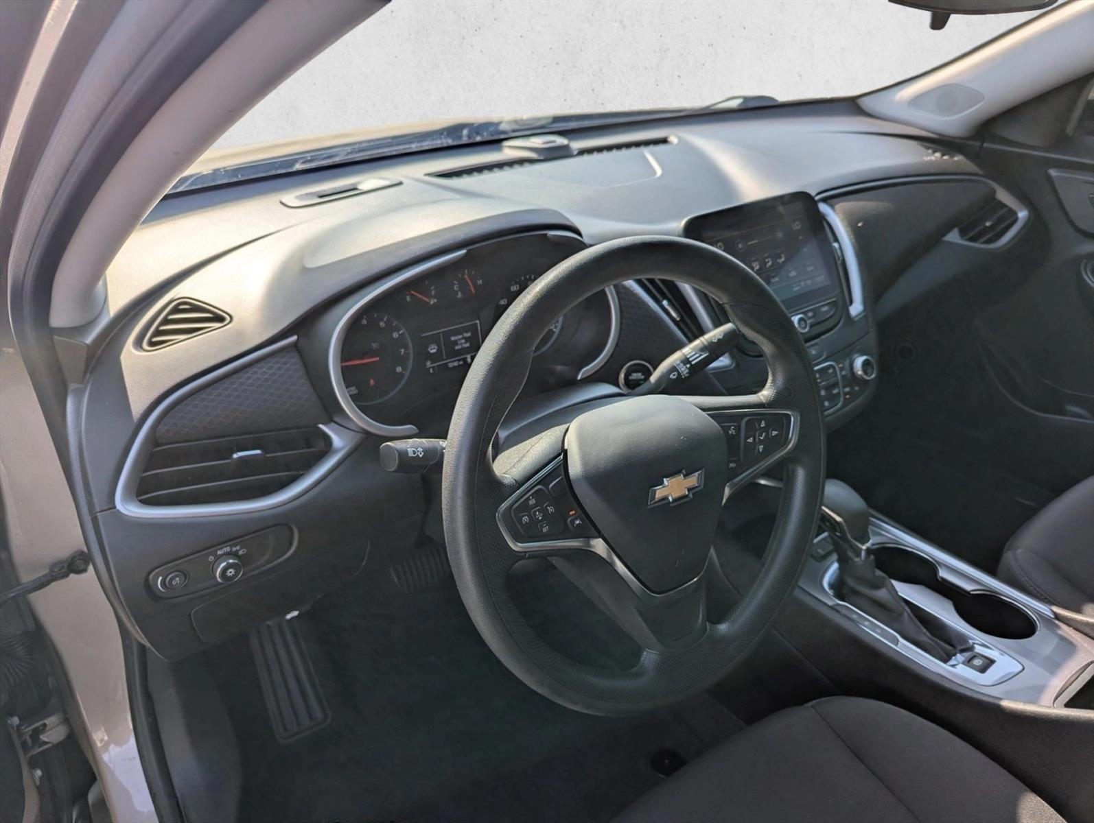 Thumbnail: 2024 Chevrolet Malibu - 3