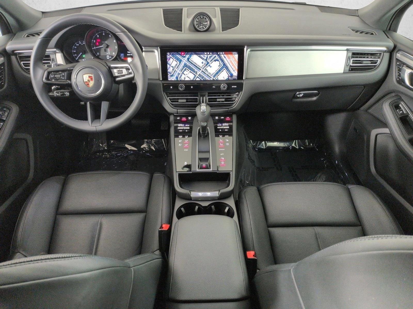 Thumbnail: 2025 Porsche Macan - 4