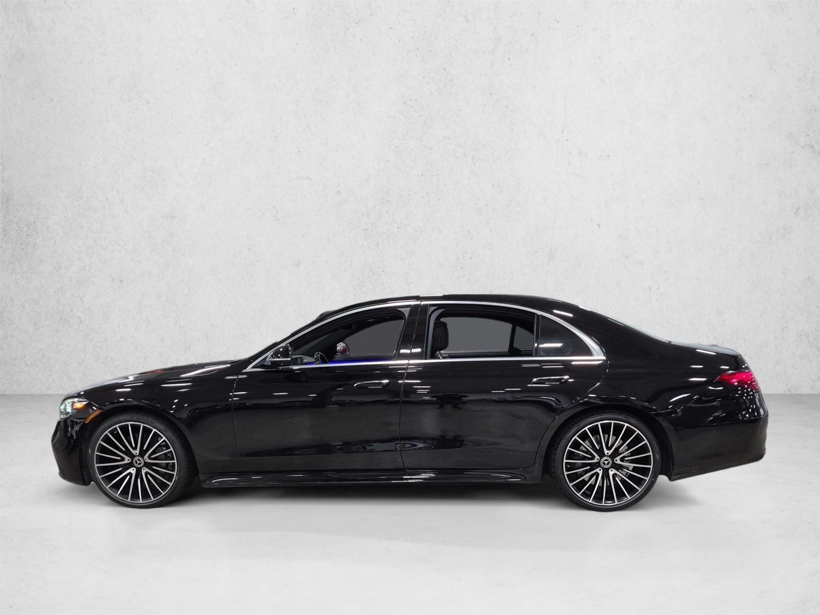 Thumbnail: 2022 Mercedes-Benz S-Class - 2