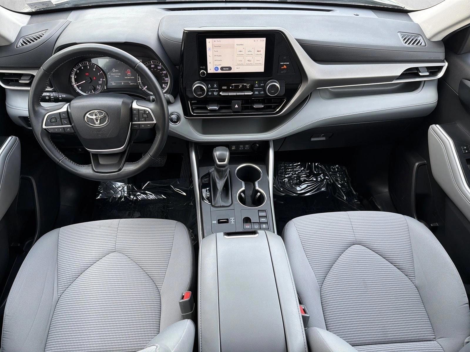 Thumbnail: 2023 Toyota Highlander - 3