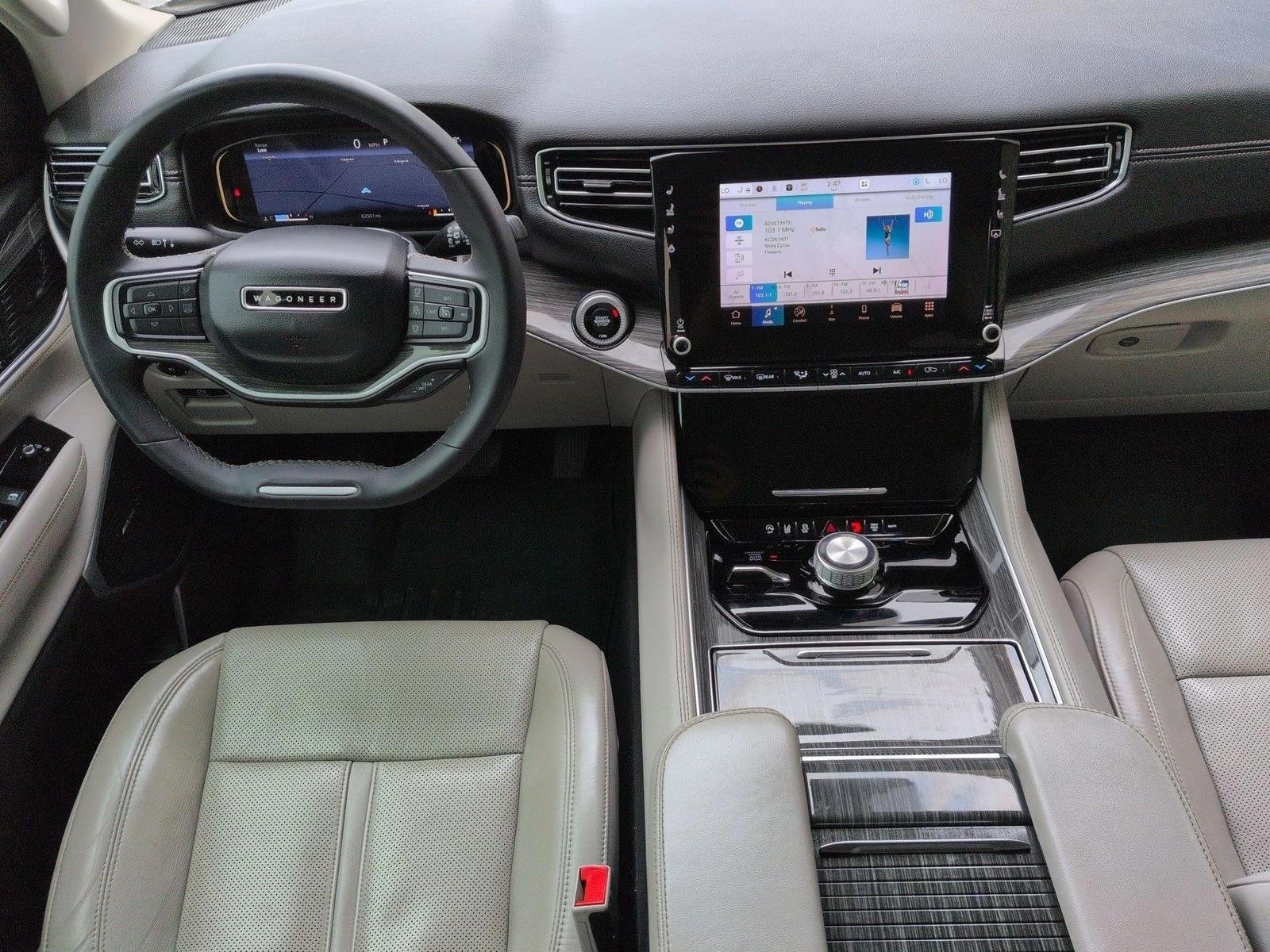 Thumbnail: 2022 Jeep Wagoneer - 4