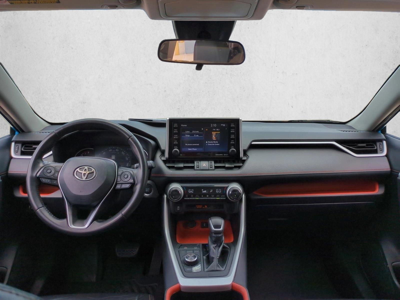 Thumbnail: 2020 Toyota RAV4 - 3