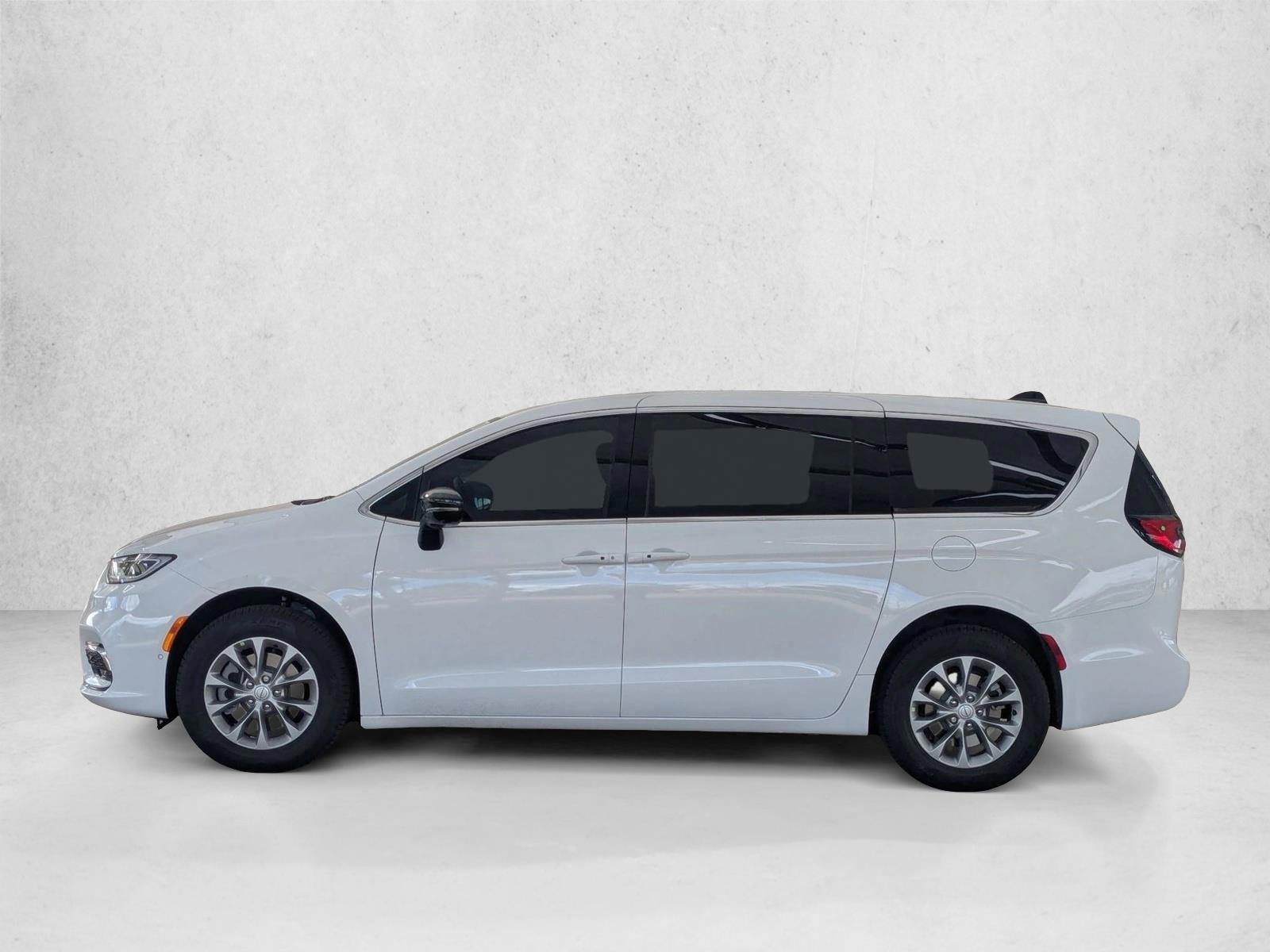 Thumbnail: 2026 Chrysler Pacifica - 2