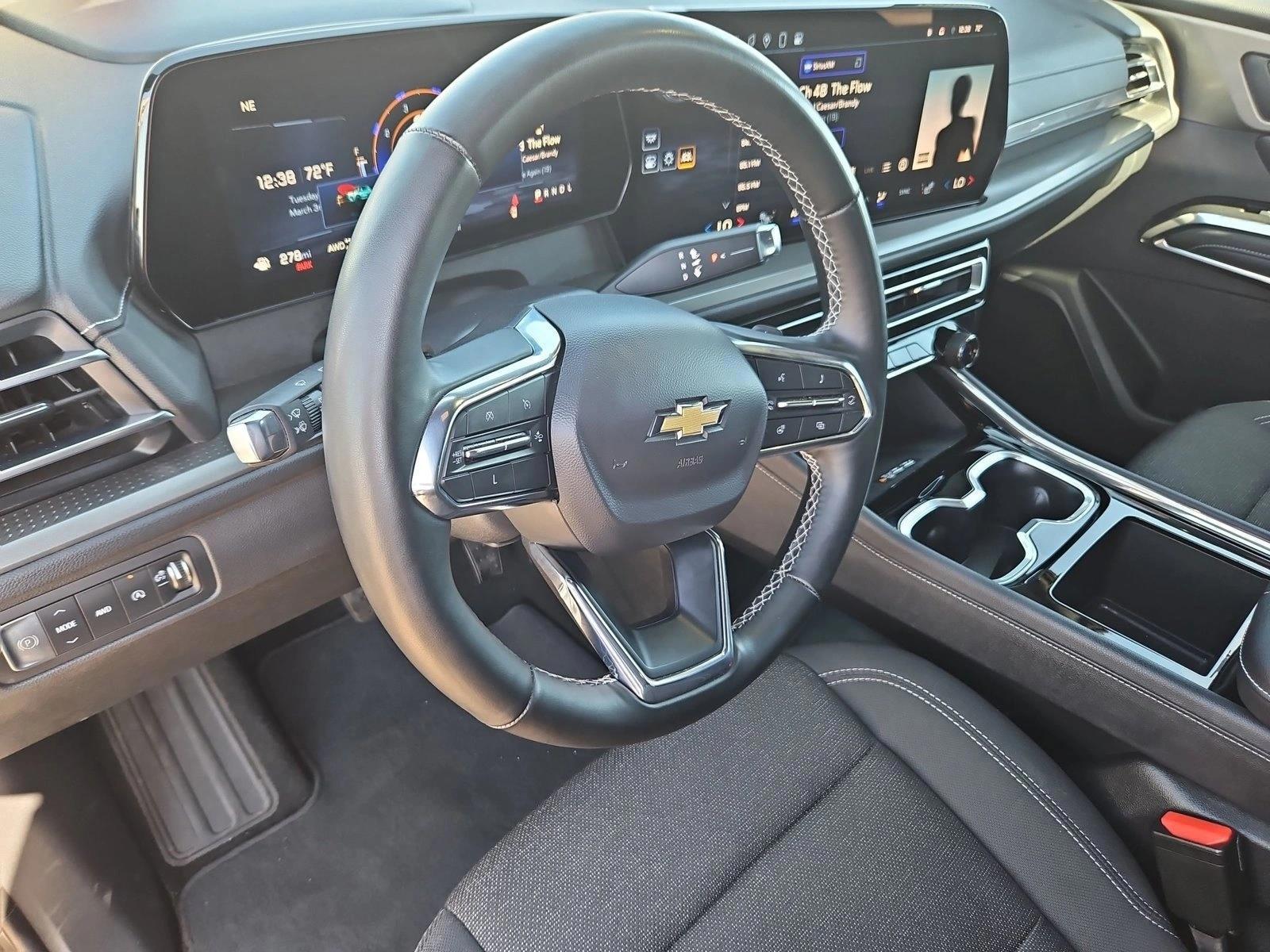 Thumbnail: 2025 Chevrolet Traverse - 3