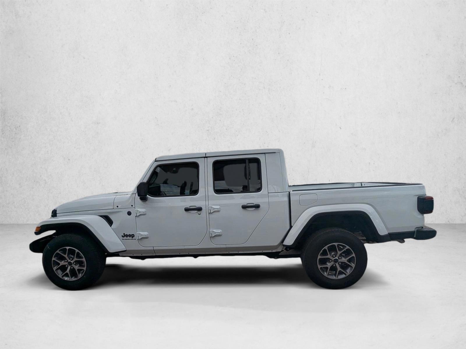 Thumbnail: 2025 Jeep Gladiator - 2