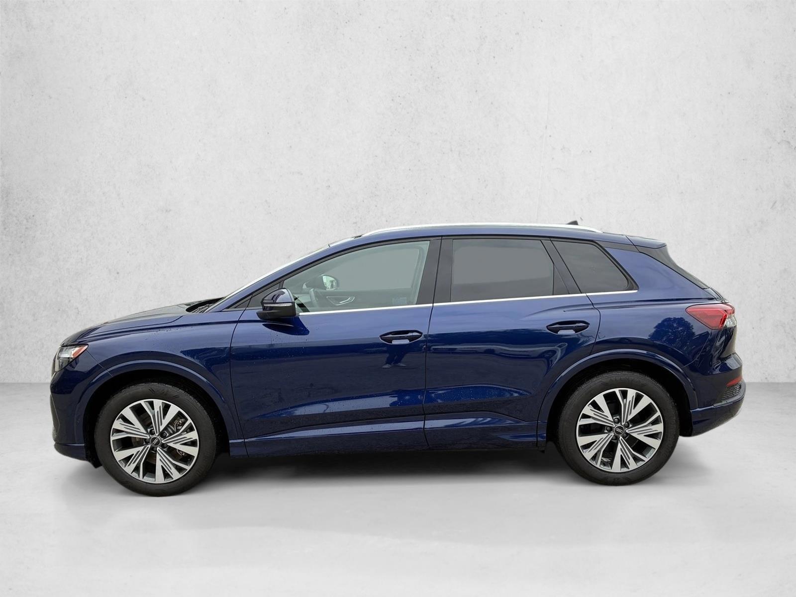 Thumbnail: 2023 Audi Q4 e-tron - 2